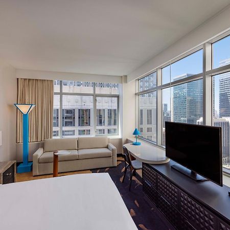 Thewit Chicago, A Hilton Hotel Экстерьер фото