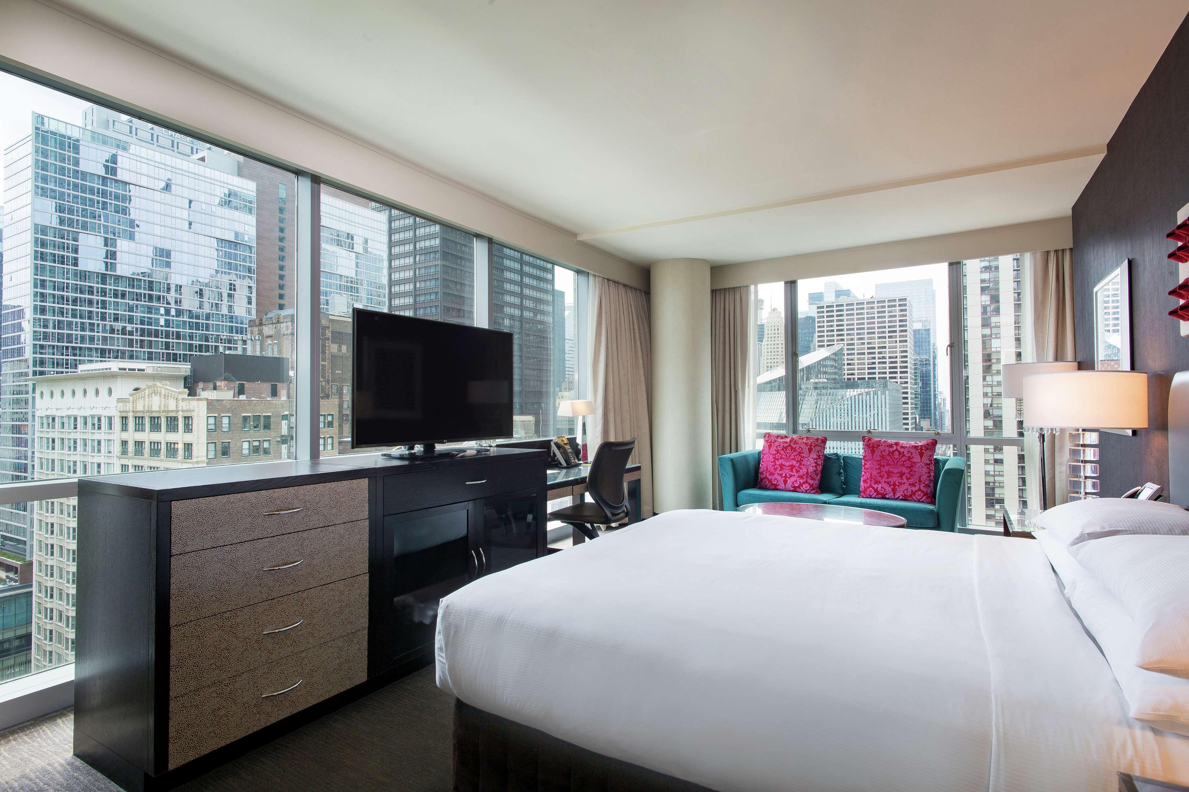 Thewit Chicago, A Hilton Hotel Экстерьер фото