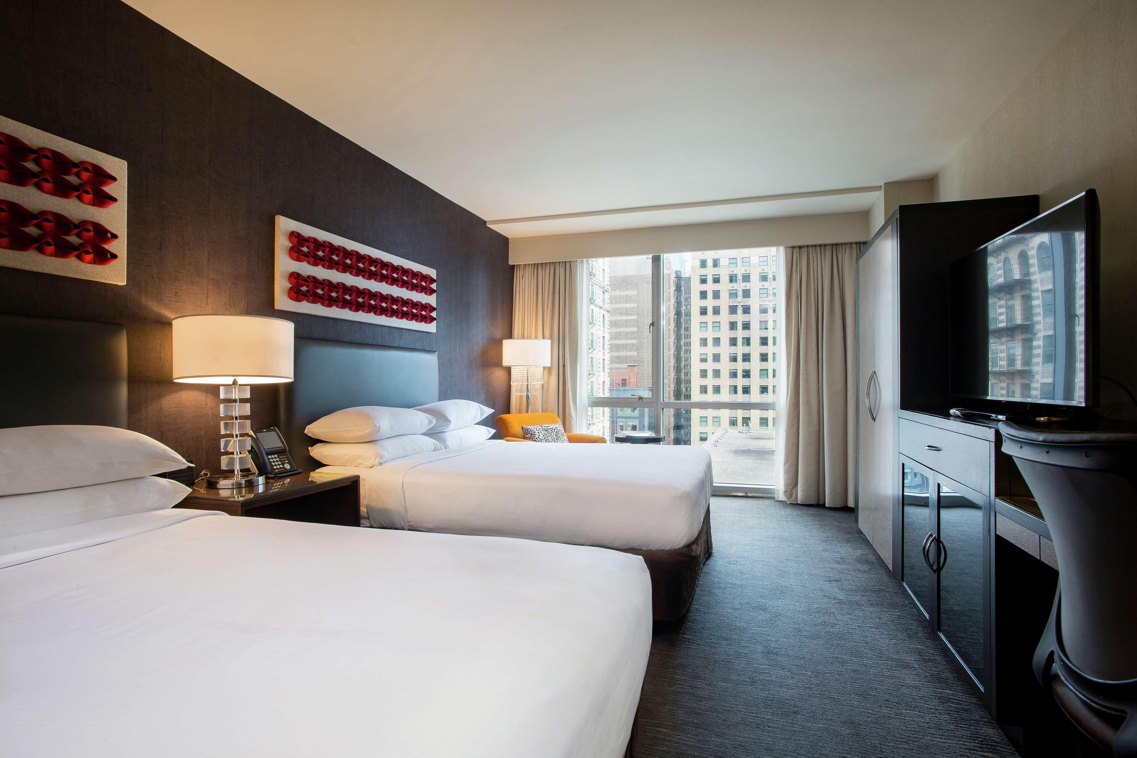 Thewit Chicago, A Hilton Hotel Экстерьер фото