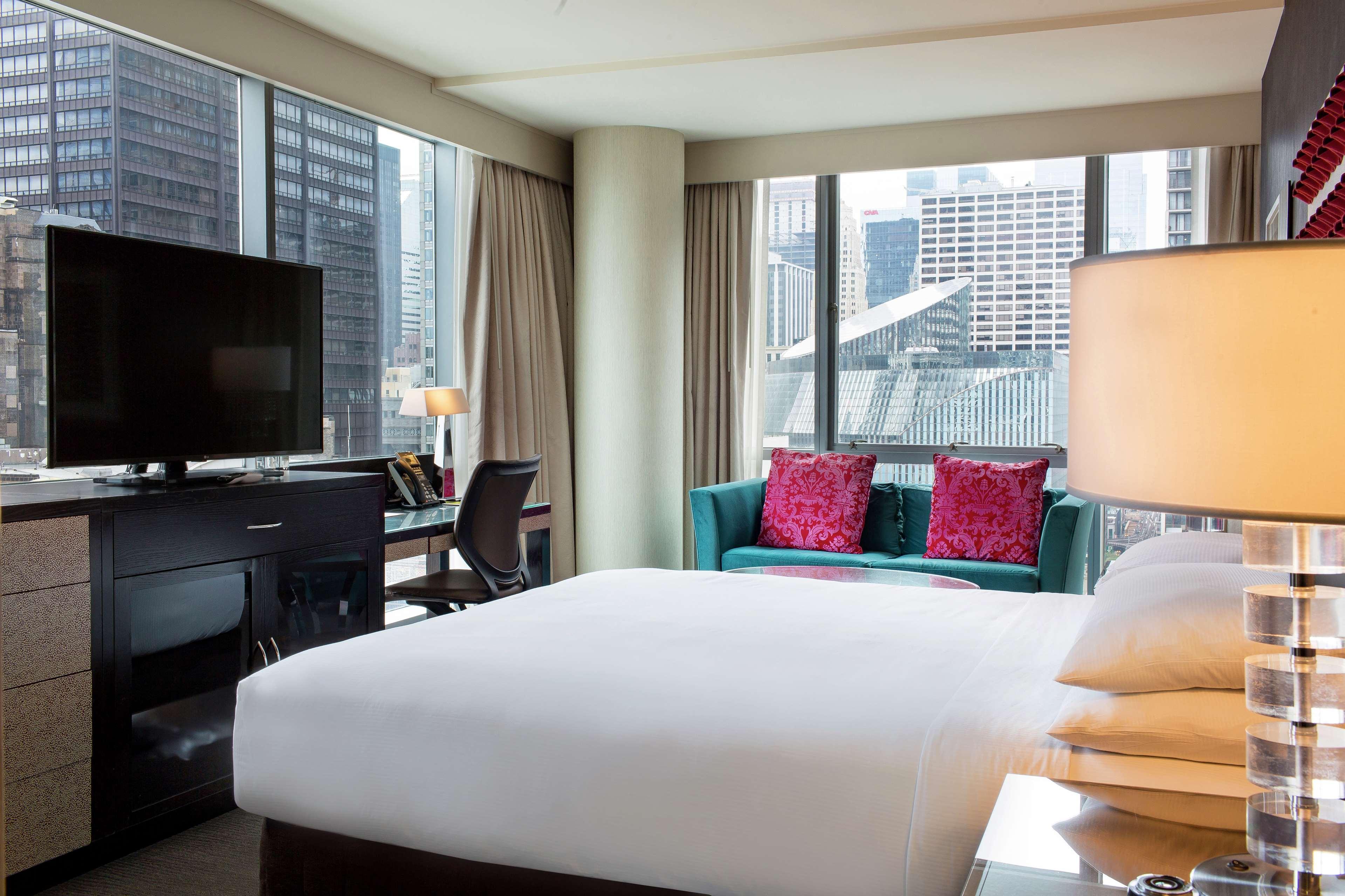 Thewit Chicago, A Hilton Hotel Экстерьер фото