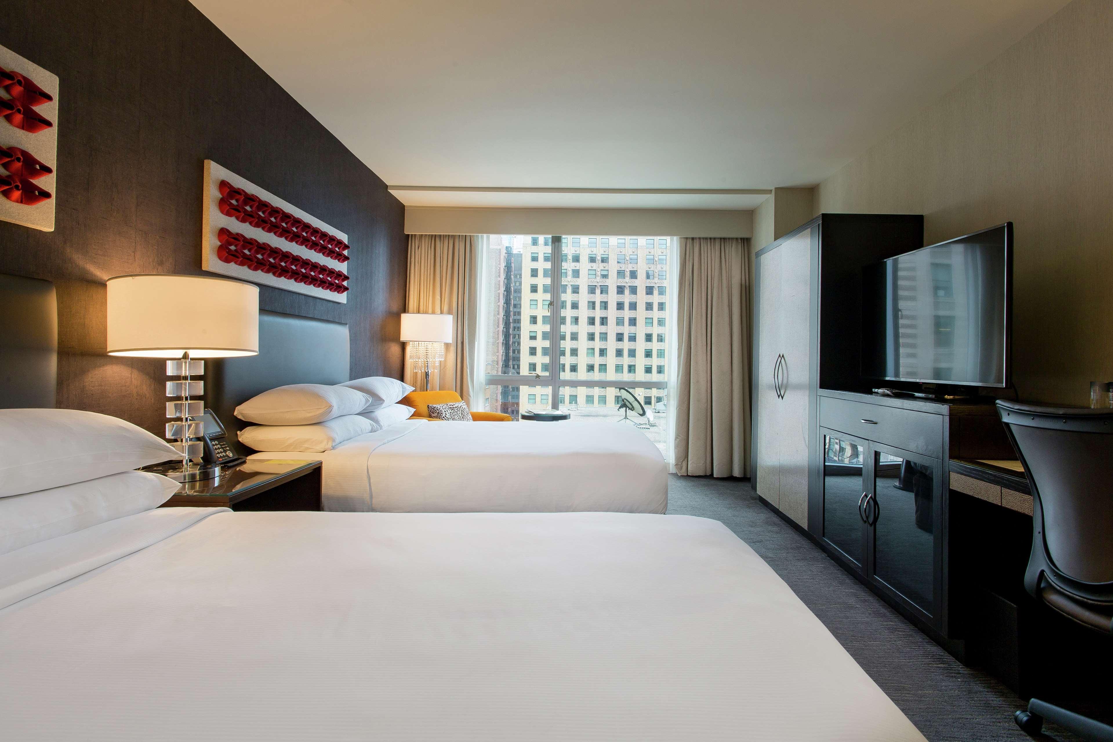 Thewit Chicago, A Hilton Hotel Экстерьер фото