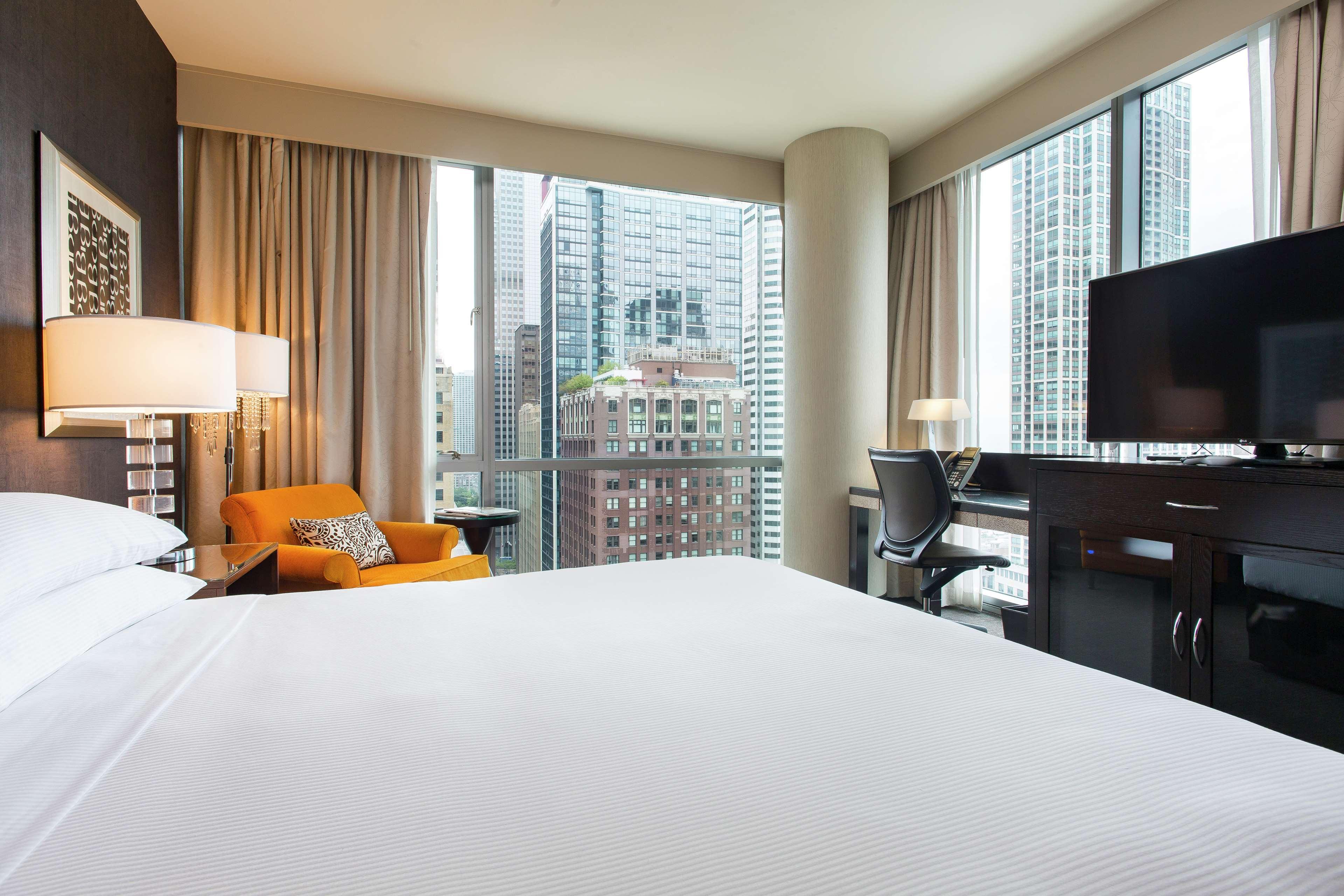 Thewit Chicago, A Hilton Hotel Экстерьер фото