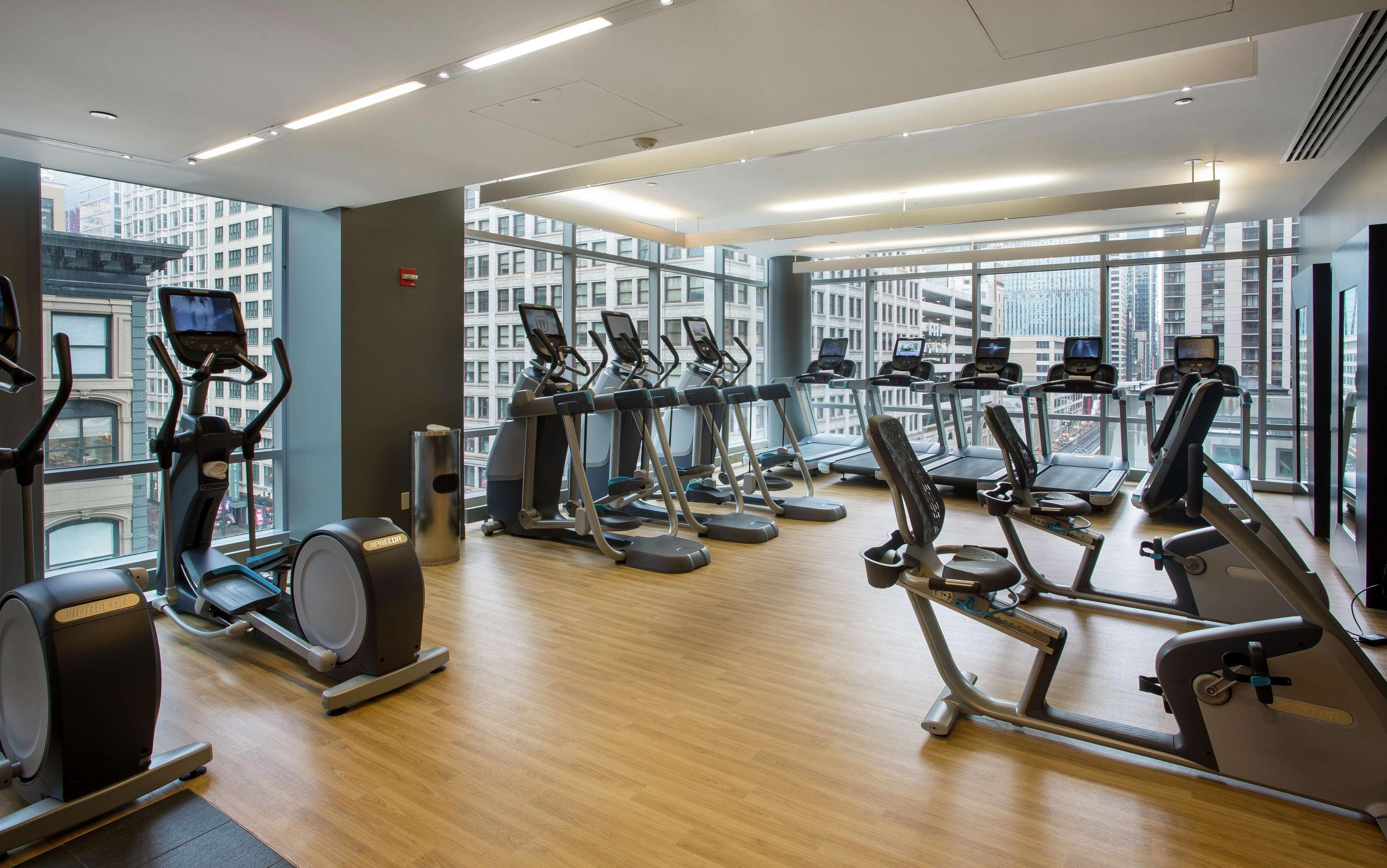 Thewit Chicago, A Hilton Hotel Экстерьер фото