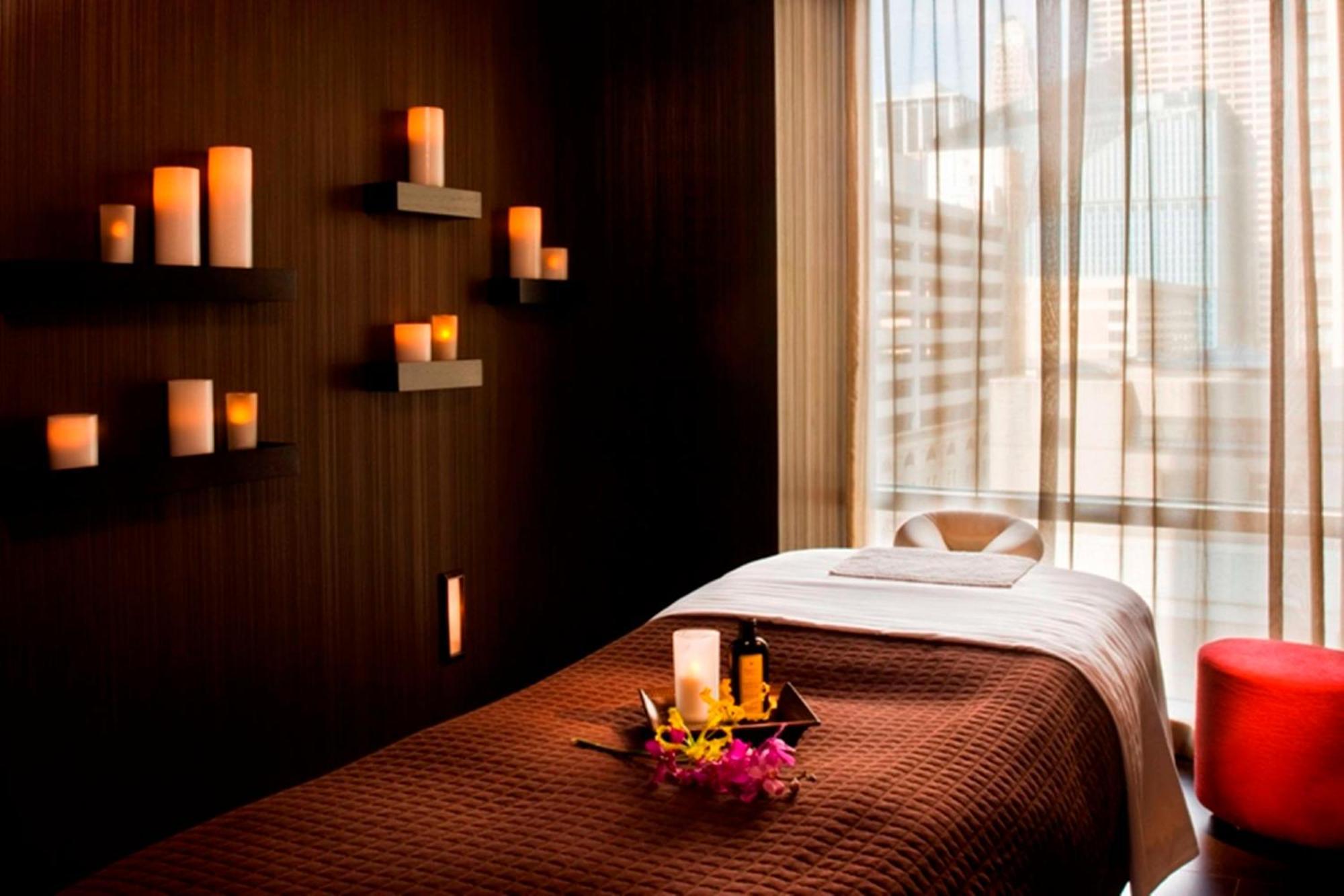Thewit Chicago, A Hilton Hotel Экстерьер фото
