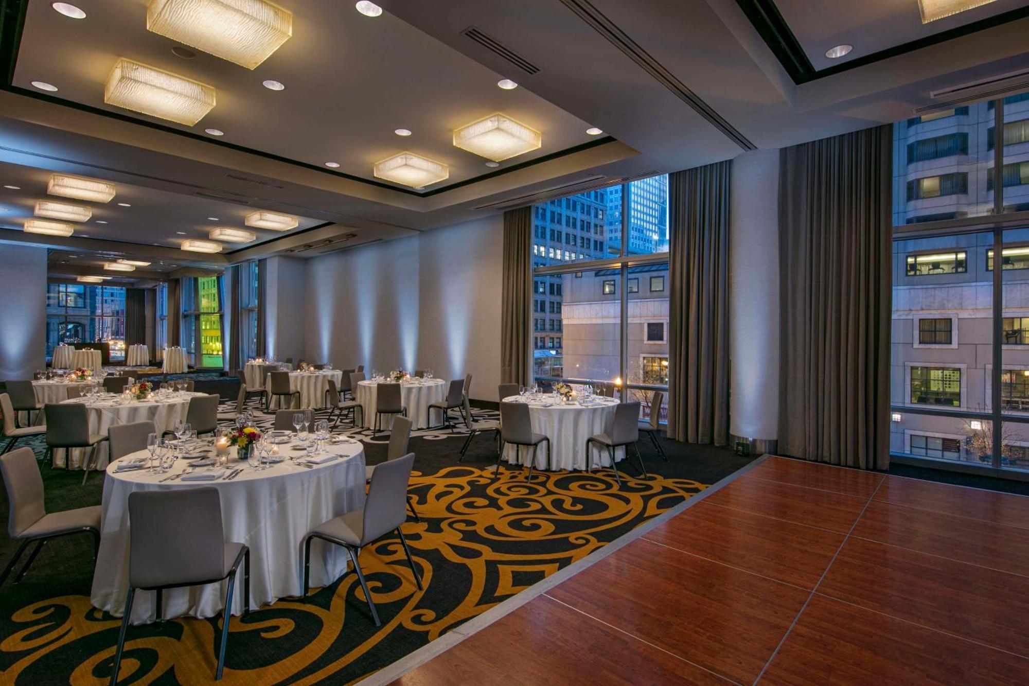 Thewit Chicago, A Hilton Hotel Экстерьер фото