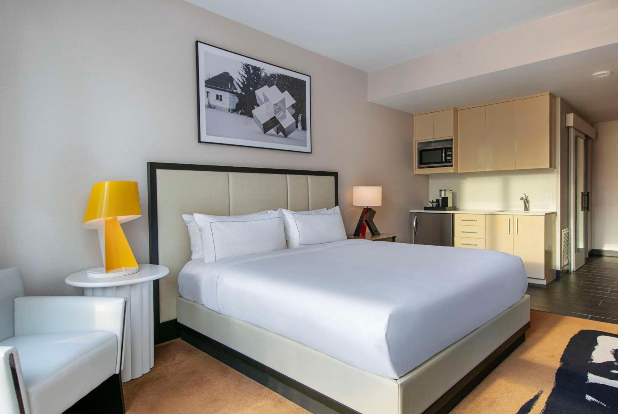 Thewit Chicago, A Hilton Hotel Экстерьер фото
