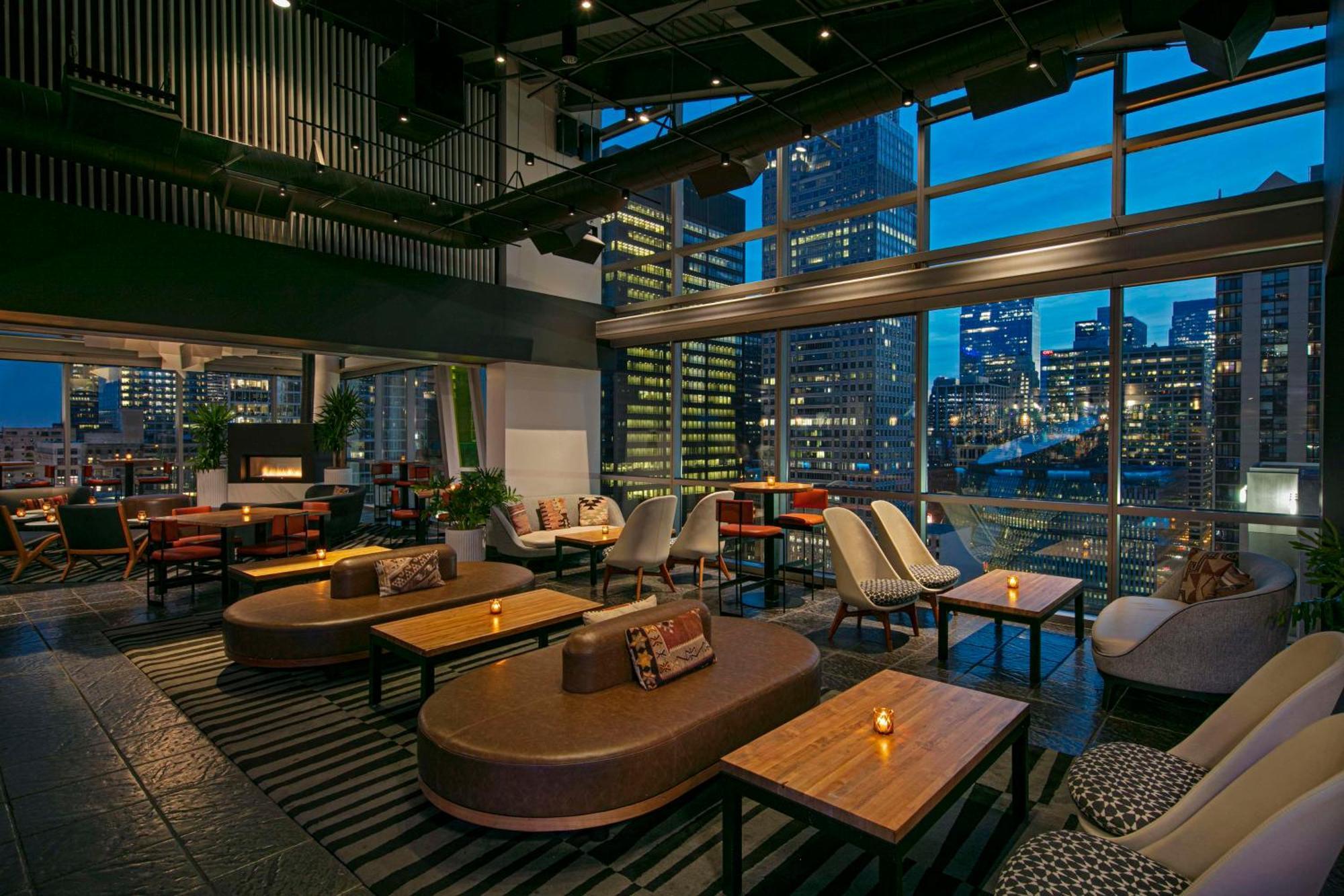 Thewit Chicago, A Hilton Hotel Экстерьер фото