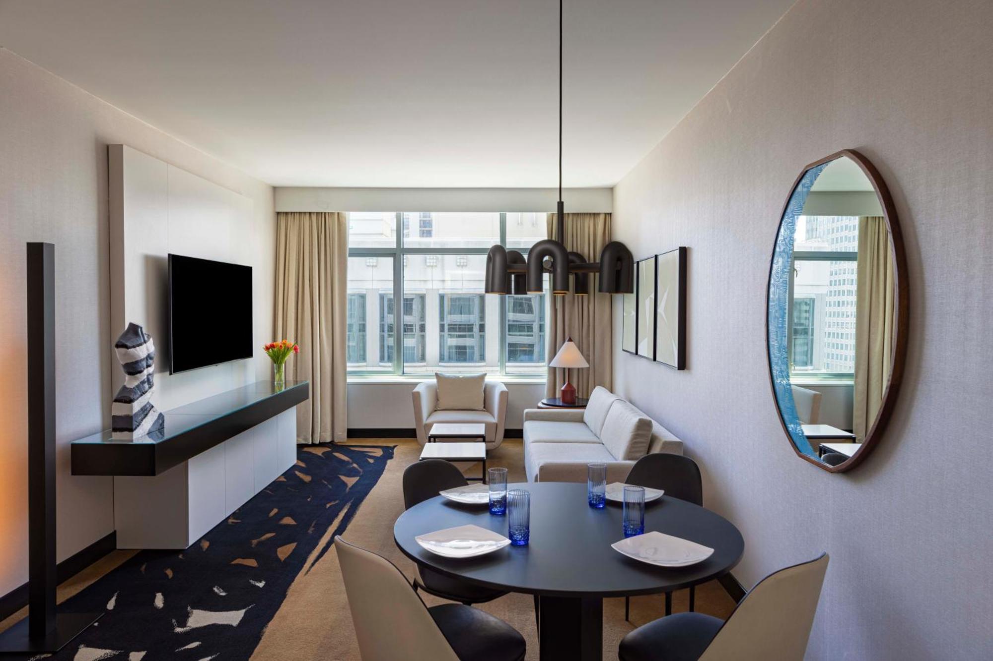Thewit Chicago, A Hilton Hotel Экстерьер фото